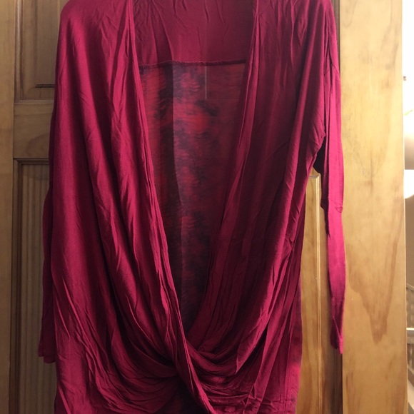 Dresses and shirts - Picture 8 of 8